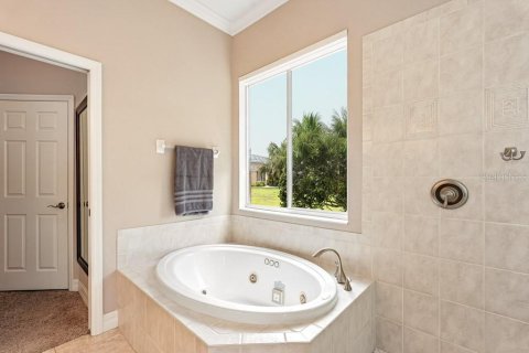 House in Bradenton, Florida 4 bedrooms, 272.11 sq.m. № 2215691 - photo 18