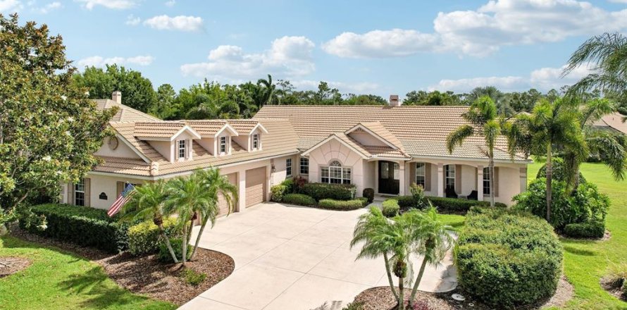 House in Bradenton, Florida 4 bedrooms, 272.11 sq.m. № 2215691