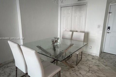 Copropriété à vendre à Sunny Isles Beach, Floride: 2 chambres, 126.07 m2 № 2241329 - photo 2