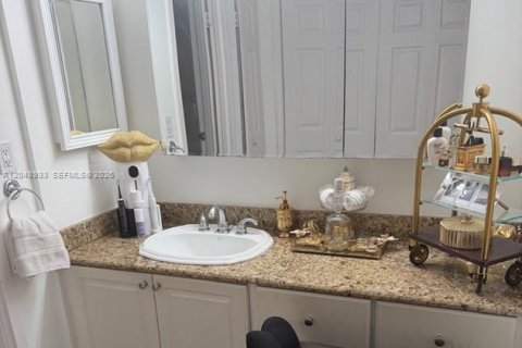 Copropriété à vendre à Sunny Isles Beach, Floride: 2 chambres, 126.07 m2 № 2241329 - photo 9