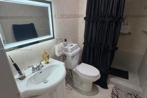 Copropriété à vendre à Sunny Isles Beach, Floride: 2 chambres, 126.07 m2 № 2241329 - photo 10