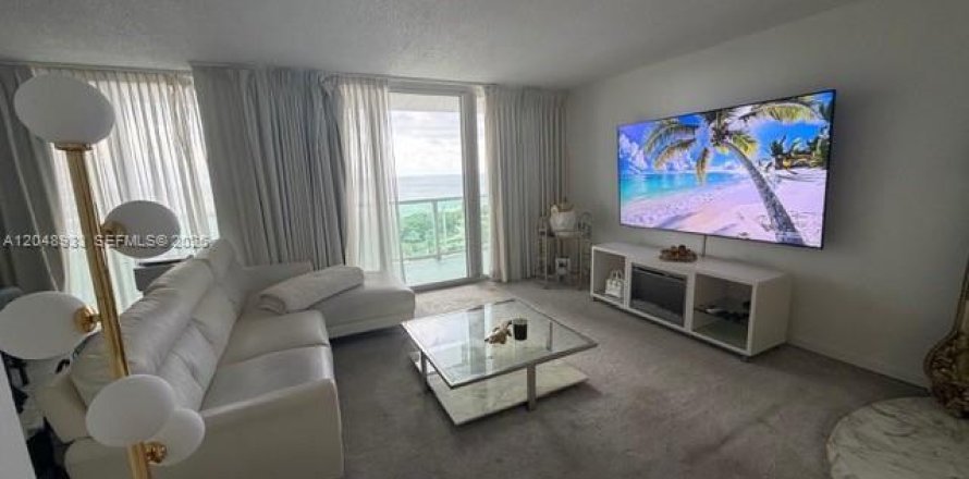 Condo à Sunny Isles Beach, Floride, 2 chambres  № 2241329