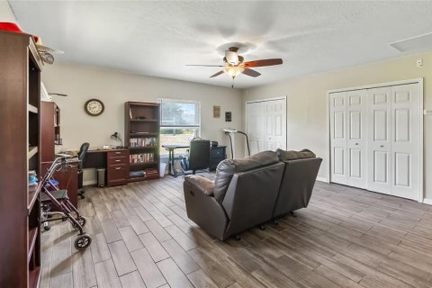 House in Clermont, Florida 4 bedrooms, 184.41 sq.m. № 2167471 - photo 10
