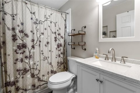 House in Clermont, Florida 4 bedrooms, 184.41 sq.m. № 2167471 - photo 6