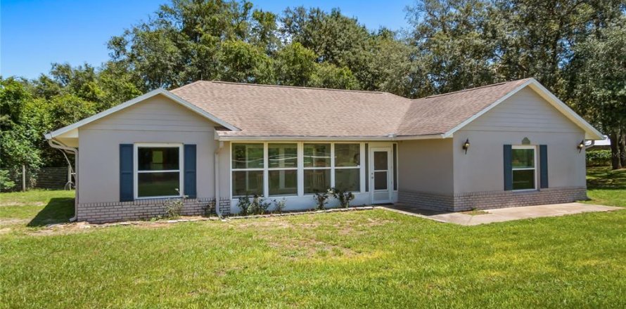 House in Clermont, Florida 4 bedrooms, 184.41 sq.m. № 2167471