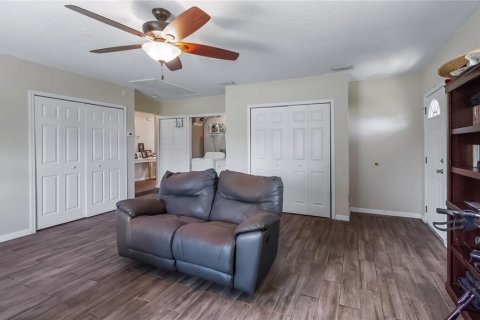 House in Clermont, Florida 4 bedrooms, 184.41 sq.m. № 2167471 - photo 12