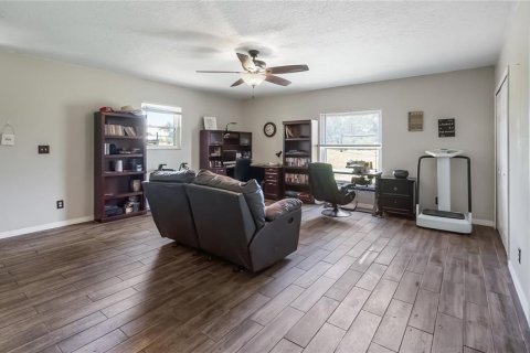 House in Clermont, Florida 4 bedrooms, 184.41 sq.m. № 2167471 - photo 11