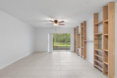 Condominio en alquiler en West Palm Beach, Florida, 2 dormitorios, 107.58 m2 № 2087932 - foto 3