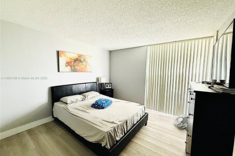 Copropriété à louer à Miami, Floride: 2 chambres, 86.4 m2 № 1946752 - photo 6