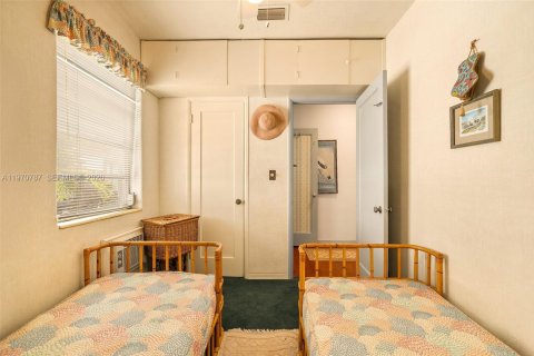 House in Miami, Florida 3 bedrooms, 172.98 sq.m. № 2031453 - photo 10