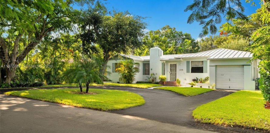 House in Miami, Florida 3 bedrooms, 172.98 sq.m. № 2031453