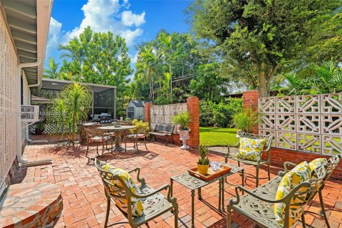 House in Miami, Florida 3 bedrooms, 172.98 sq.m. № 2031453 - photo 13