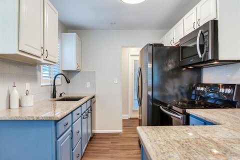 House in Tampa, Florida 3 bedrooms, 111.48 sq.m. № 1858070 - photo 18