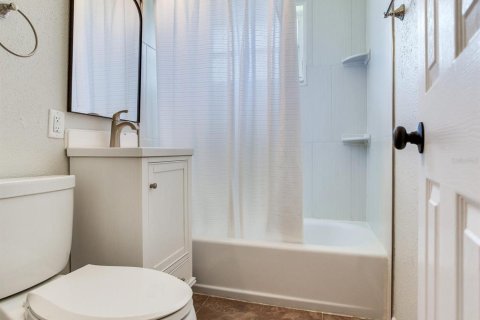 House in Tampa, Florida 3 bedrooms, 111.48 sq.m. № 1858070 - photo 27