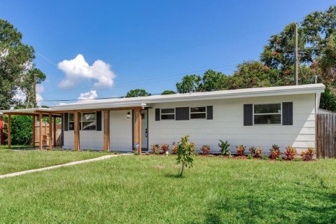 House in Tampa, Florida 3 bedrooms, 111.48 sq.m. № 1858070 - photo 5