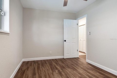 House in Tampa, Florida 3 bedrooms, 111.48 sq.m. № 1858070 - photo 26