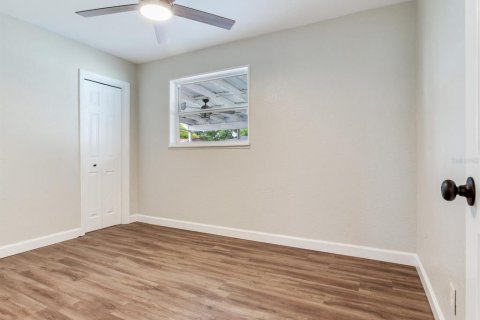 House in Tampa, Florida 3 bedrooms, 111.48 sq.m. № 1858070 - photo 25