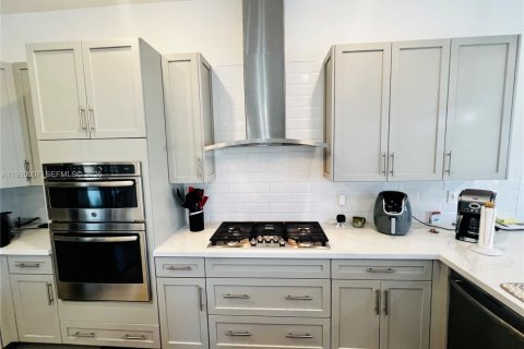 Купить виллу или дом в Паркленд, Флорида 6 спален, 429.39м2, № 2051855 - фото 13