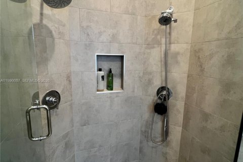 Купить виллу или дом в Паркленд, Флорида 6 спален, 429.39м2, № 2051855 - фото 24