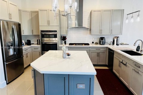 Купить виллу или дом в Паркленд, Флорида 6 спален, 429.39м2, № 2051855 - фото 15