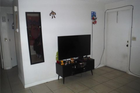 Commercial property in Largo, Florida 5 bedrooms, 159.61 sq.m. № 2386148 - photo 5