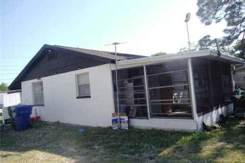 Commercial property in Largo, Florida 5 bedrooms, 159.61 sq.m. № 2386148 - photo 3