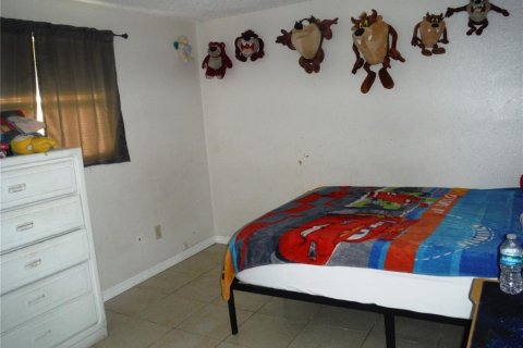 Commercial property in Largo, Florida 5 bedrooms, 159.61 sq.m. № 2386148 - photo 8