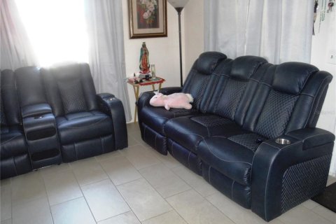 Commercial property in Largo, Florida 5 bedrooms, 159.61 sq.m. № 2386148 - photo 16