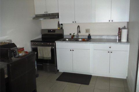 Commercial property in Largo, Florida 5 bedrooms, 159.61 sq.m. № 2386148 - photo 12