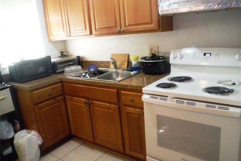 Commercial property in Largo, Florida 5 bedrooms, 159.61 sq.m. № 2386148 - photo 6