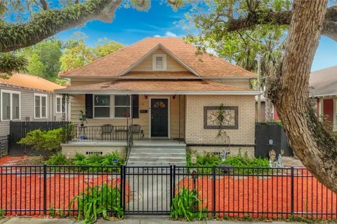 Villa ou maison à Tampa, Floride 3 chambres, 128.95 m2 № 2209003