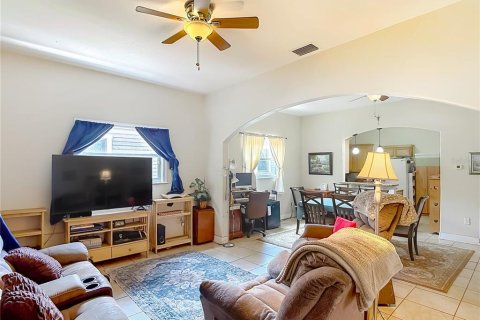 Купить виллу или дом в Тампа, Флорида 8 комнат, 128.95м2, № 2209003 - фото 4