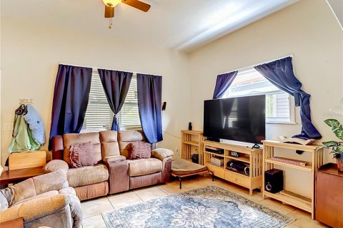 Купить виллу или дом в Тампа, Флорида 8 комнат, 128.95м2, № 2209003 - фото 5