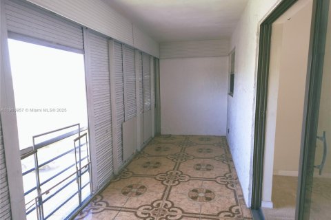 Купить кондоминиум в Лодердейл-Лейкс, Флорида 2 спальни, 96.99м2, № 1965779 - фото 21