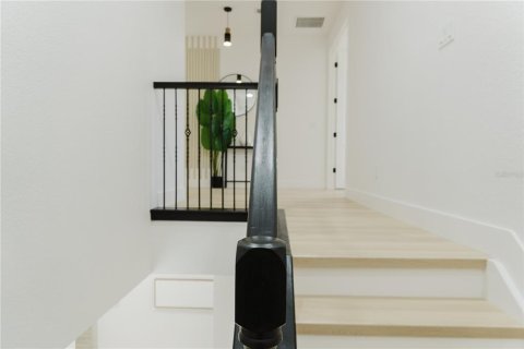 House in Orlando, Florida 5 bedrooms, 288.93 sq.m. № 1885514 - photo 27