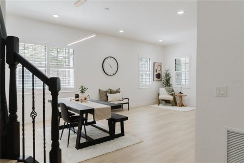 House in Orlando, Florida 5 bedrooms, 288.93 sq.m. № 1885514 - photo 9