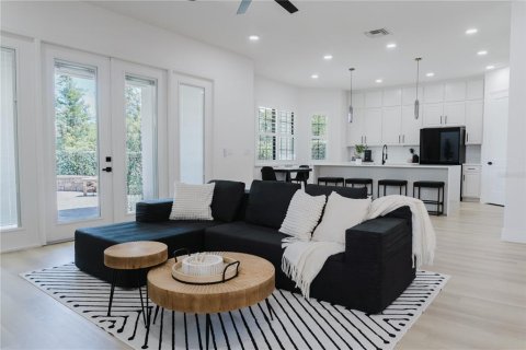 House in Orlando, Florida 5 bedrooms, 288.93 sq.m. № 1885514 - photo 19