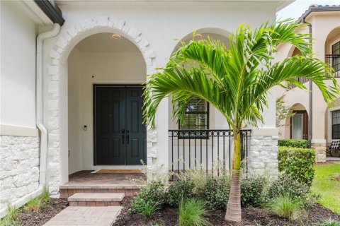 House in Orlando, Florida 5 bedrooms, 288.93 sq.m. № 1885514 - photo 2