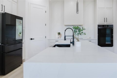 House in Orlando, Florida 5 bedrooms, 288.93 sq.m. № 1885514 - photo 15