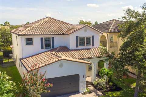 House in Orlando, Florida 5 bedrooms, 288.93 sq.m. № 1885514 - photo 1
