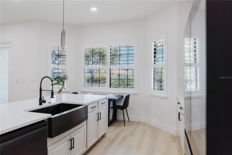 House in Orlando, Florida 5 bedrooms, 288.93 sq.m. № 1885514 - photo 16