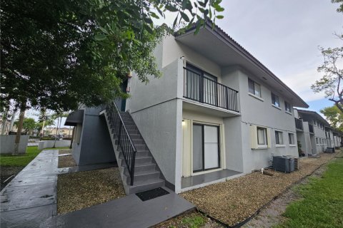 Снять в аренду кондоминиум в Хайалиа, Флорида 1 спальня, 60.2м2, № 1950786 - фото 1