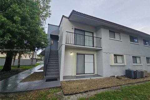 Снять в аренду кондоминиум в Хайалиа, Флорида 1 спальня, 60.2м2, № 1950786 - фото 2