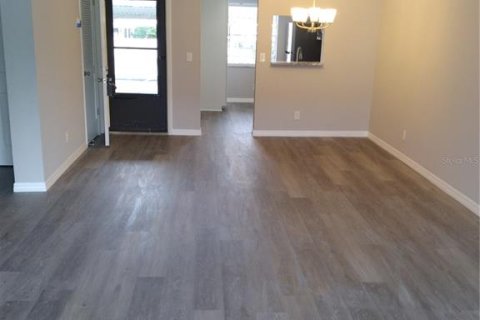 Condo in Dunedin, Florida, 1 bedroom  № 1898832 - photo 11