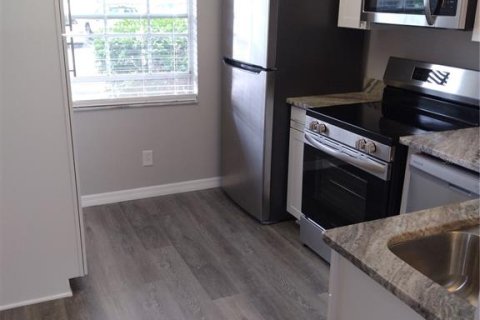 Condo in Dunedin, Florida, 1 bedroom  № 1898832 - photo 12