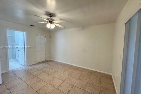 Condo in Sunrise, Florida, 3 bedrooms № 2024904 - photo 27