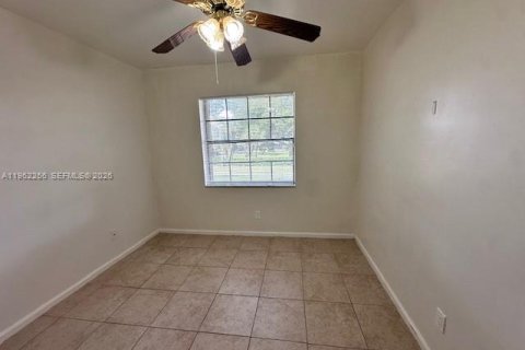 Condo in Sunrise, Florida, 3 bedrooms № 2024904 - photo 29