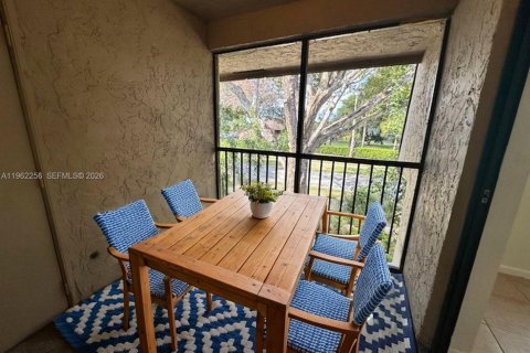 Condo in Sunrise, Florida, 3 bedrooms № 2024904 - photo 22