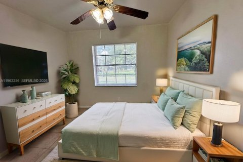 Condo in Sunrise, Florida, 3 bedrooms № 2024904 - photo 8