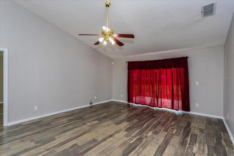 House in Leesburg, Florida 3 bedrooms, 165.83 sq.m. № 1848504 - photo 11